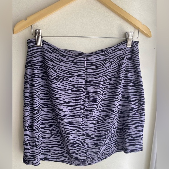 NWT Pull&Bear Lavender & Black Zebra Print Mini Skirt Size Large L Y2K Women’s - Picture 2 of 5